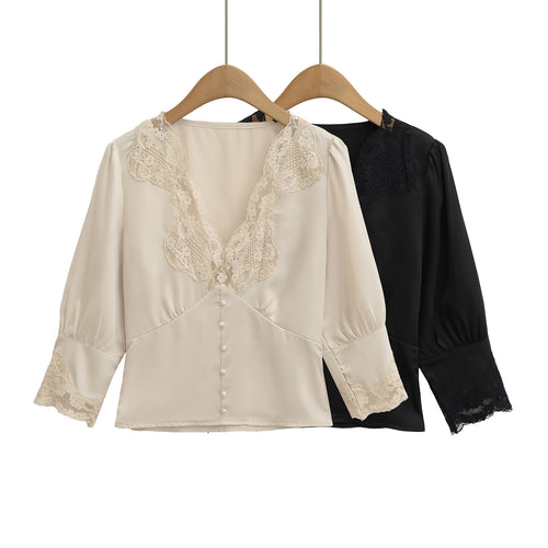 Elegant ladies blouse with lace accents Lune London