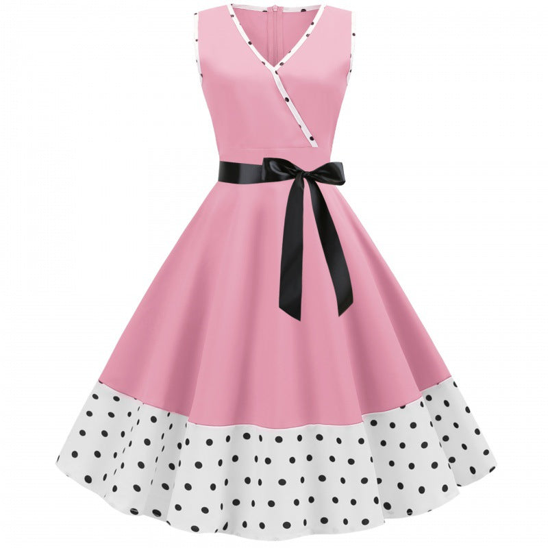 Robe évasée pour femme au style vintage avec un décolleté en V profond et une élégante ceinture à la taille Chic & Stil