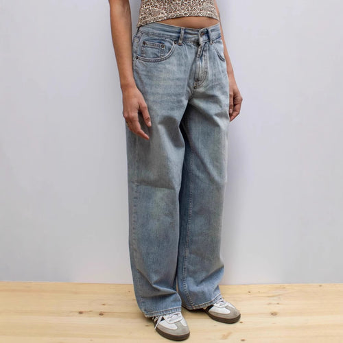 Women's wide jeans with a casual cut and frayed hem Lune London