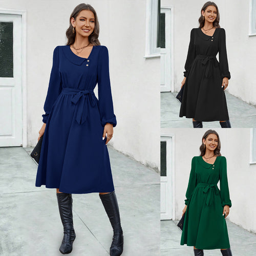 Mid-length dress for women with a fitted cut and elegant button details Lune London