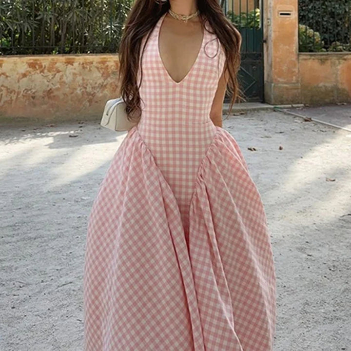 Robe maxi femme avec décolleté en V et jupe évasée Chic & Stil
