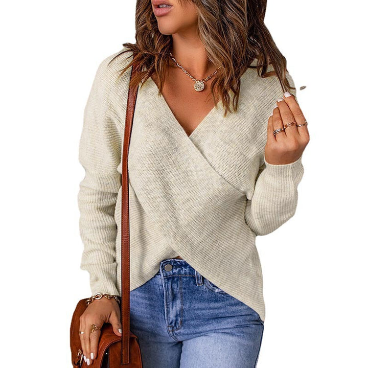 Casual pullover for women with deep V-neck and textured fabric Lune London