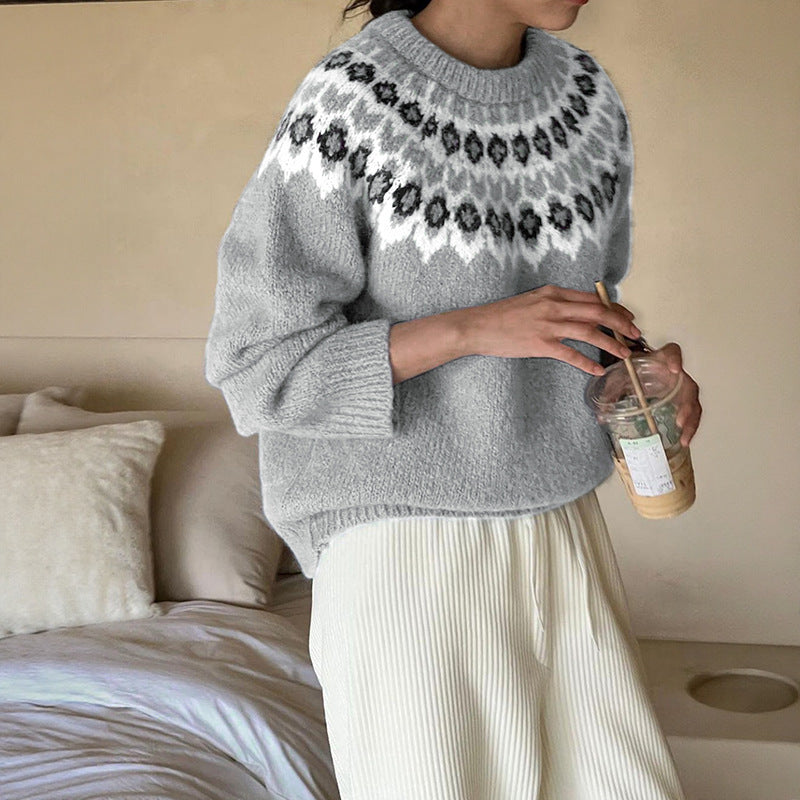 Knitted sweater for women with Scandinavian pattern and generous fit Lune London