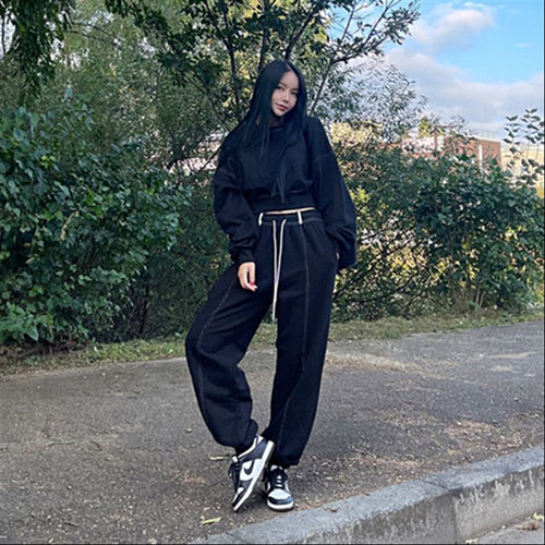 Women’s sporty loungewear set with casual hoodie and comfortable pants Chic & Stil