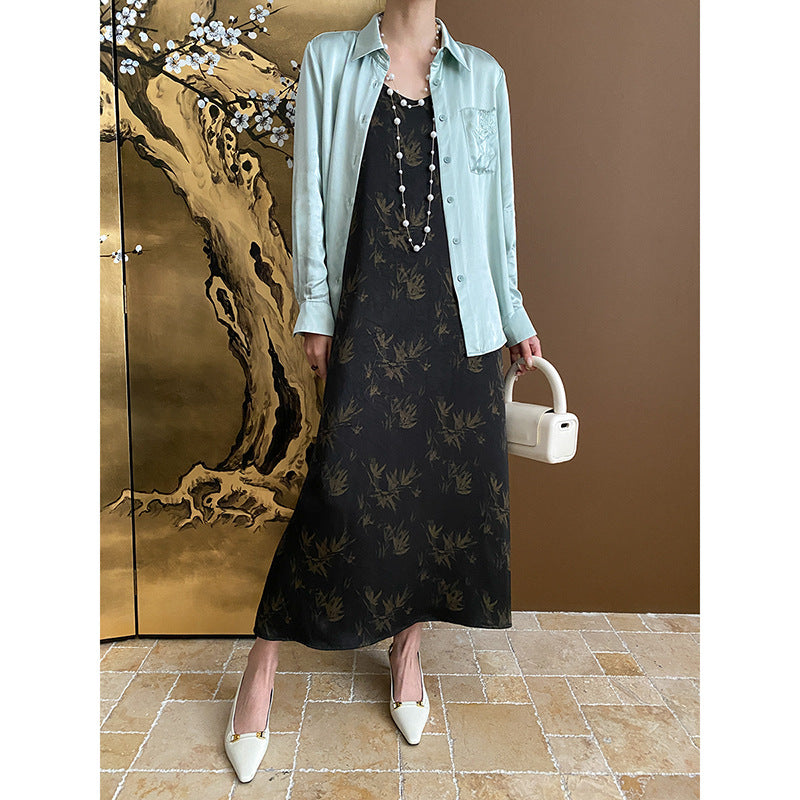 Women casual blouse with fine texture and fashionable cut Chic & Stil