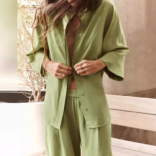 Casual oversized shirt for women in lightweight cotton blend with classic details Lune London