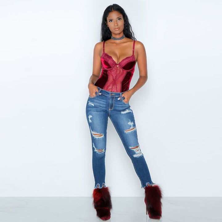 Jeans skinny pour femmes dans un style détruit à la mode avec des ourlets effilochés Lune London