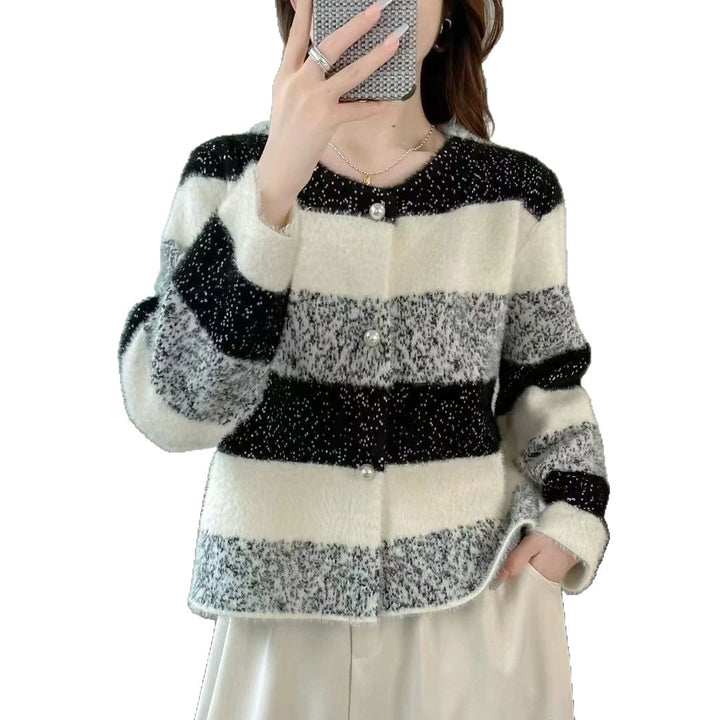 Cardigan Femme Douillet avec Boutons en Perles Chic & Stil