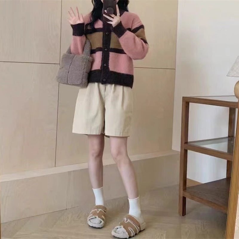 Cardigan pour femmes de haute qualité avec des rayures bloc élégantes et un matériau doux Chic & Stil