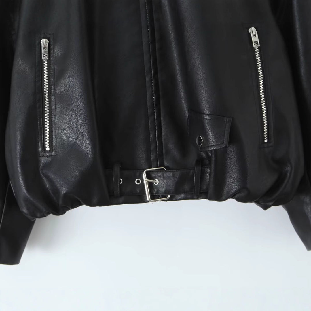 Veste en faux cuir pour femmes avec col montant et design unique Chic & Stil