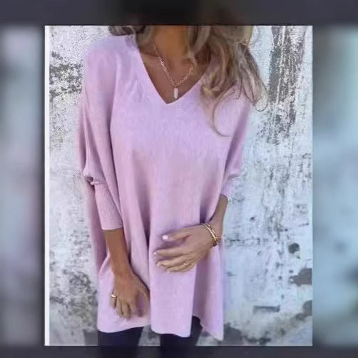 Casual knitted sweater for women with V-neck Lune London