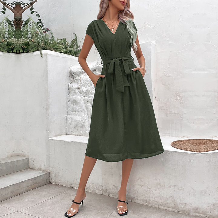 Elegant fitted midi dress at the waist for women Lune London