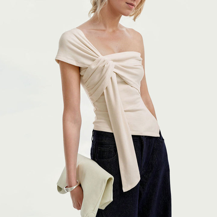 Haut enveloppant à la mode pour femmes avec coupe asymétrique et liens élégants Chic & Stil