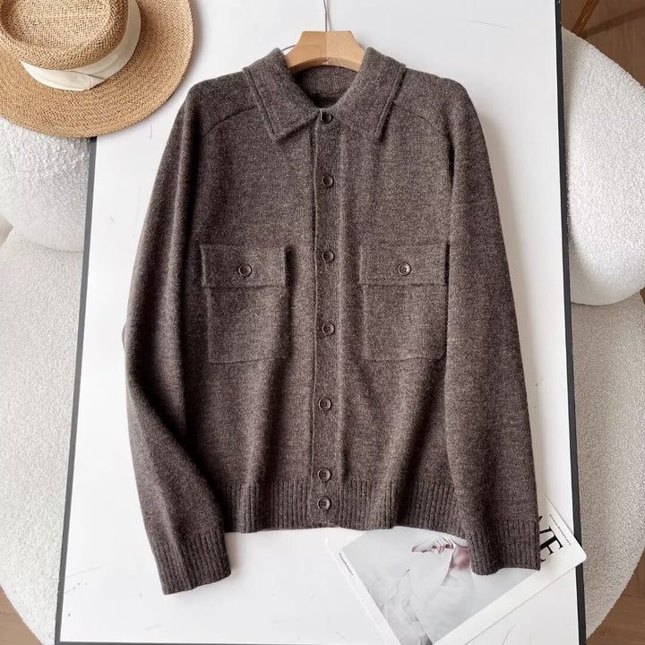 Cardigan intemporel pour femmes avec poches poitrine pratiques Chic & Stil