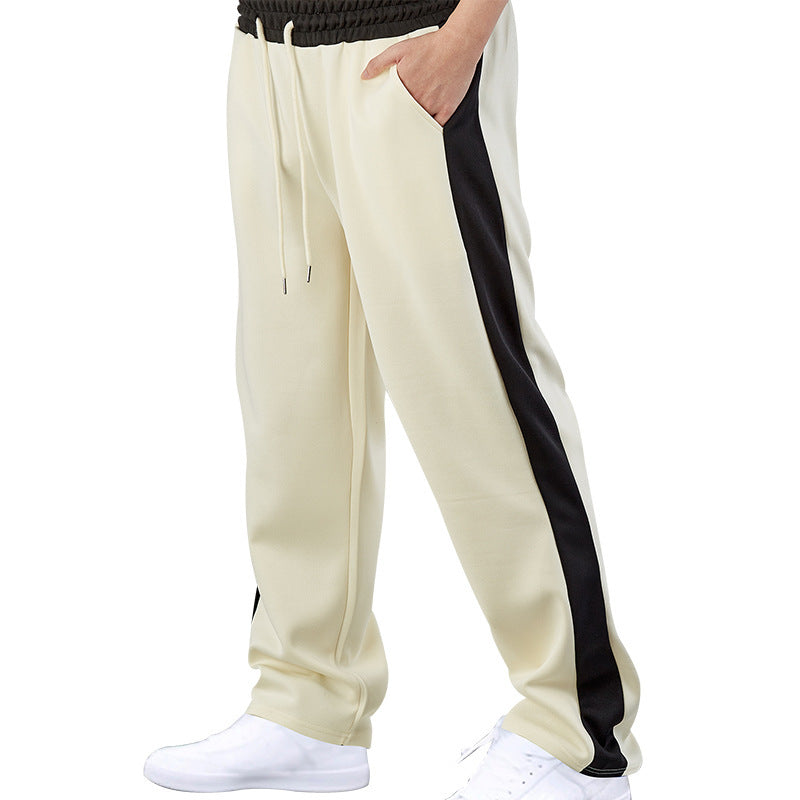 Comfortable sports sweatpants for men with elastic waistband and practical pockets Lune London