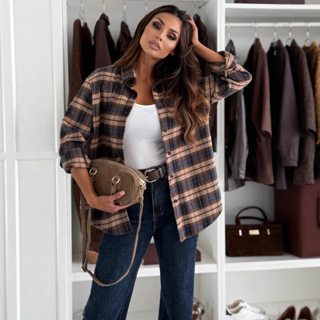 Plaid button-up shirt for women with a relaxed fit and chic elegant details
