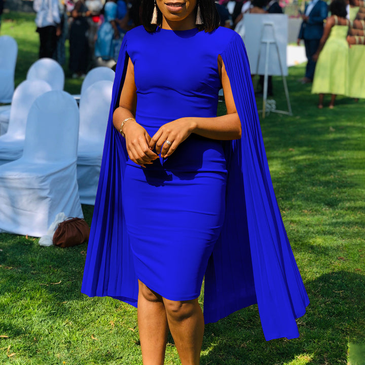 Women Elegant dress with refined pleated sleeves and a fitted cut Lune London