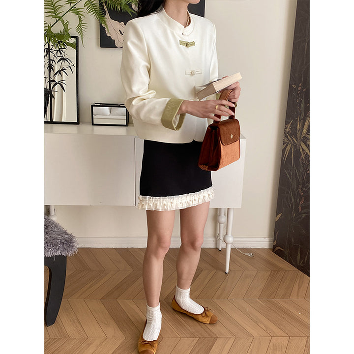 Women's elegant short jacket with decorative buttons Chic & Stil