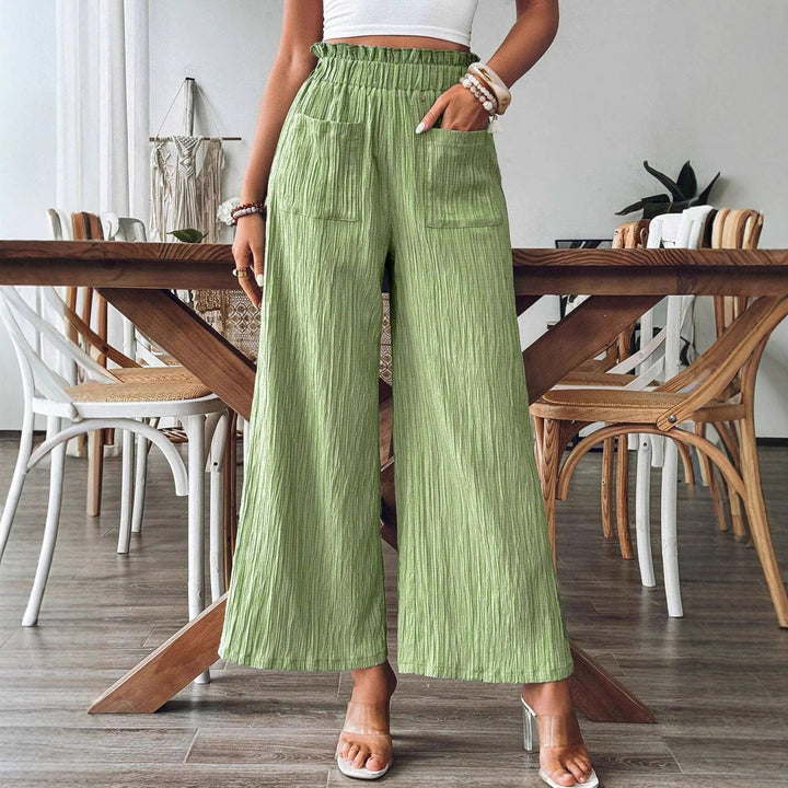 Loose linen pants for women with elastic waist and practical pockets Lune London