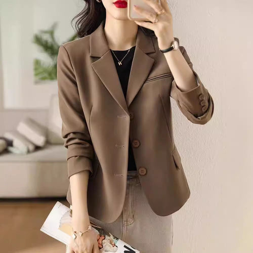Veste classique pour femme avec coupe ajustée et détails de boutons élégants Chic & Stil