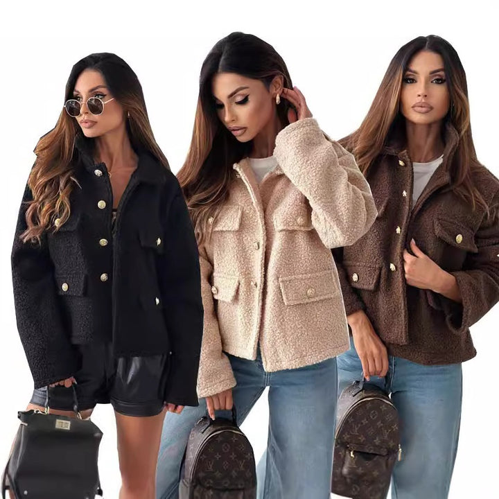 Trendy boucle jacket for women with golden buttons and practical pockets Lune London