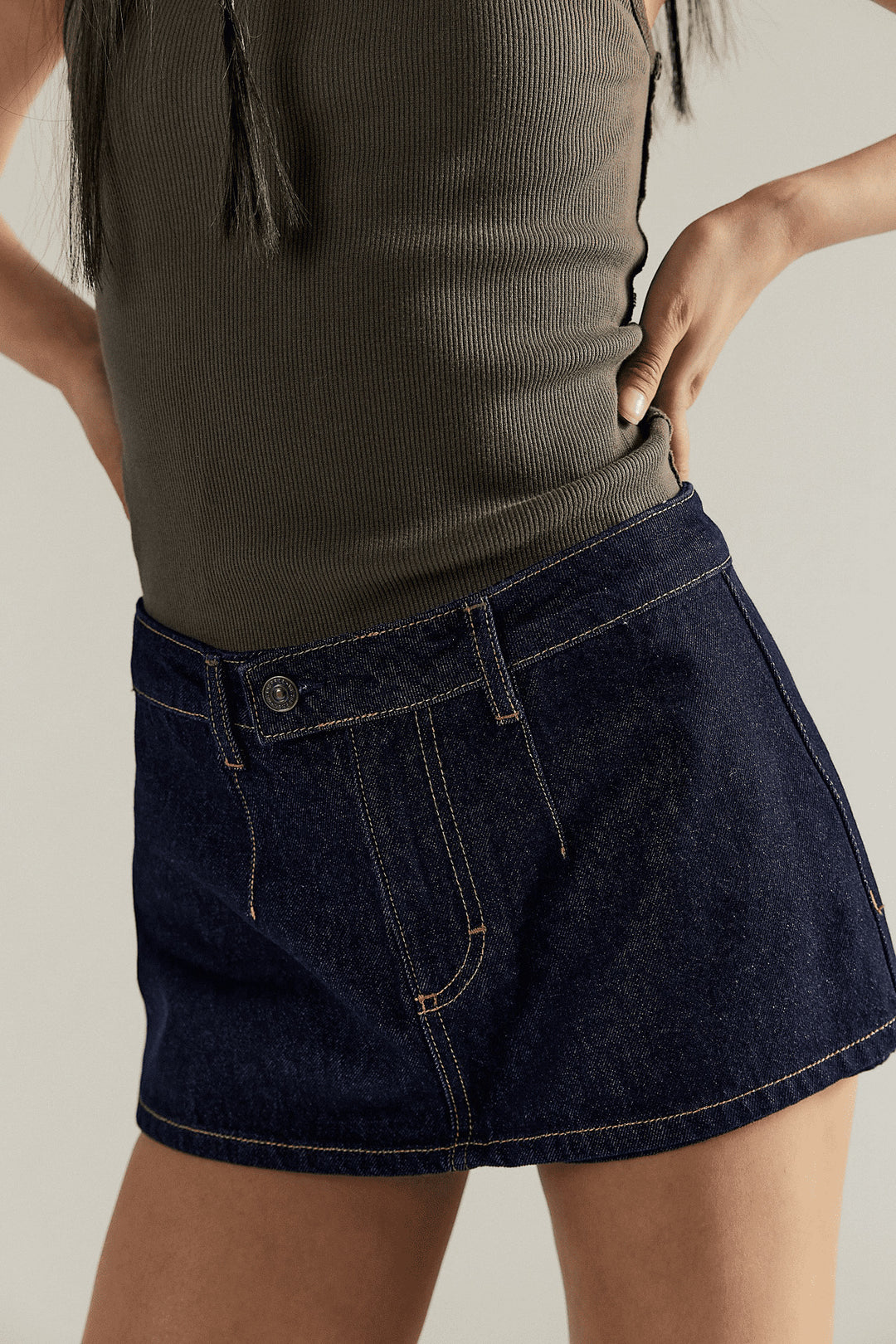 Women's denim mini skirt with frayed hem and casual fit Lune London