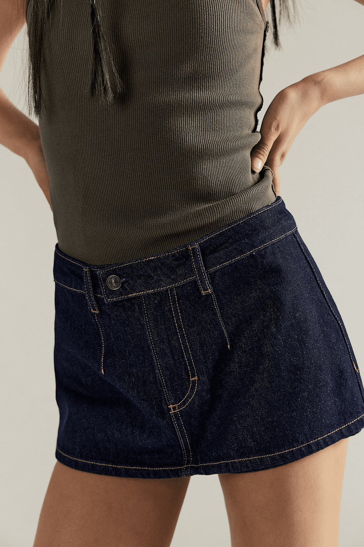 Women's denim mini skirt with frayed hem and casual fit Lune London