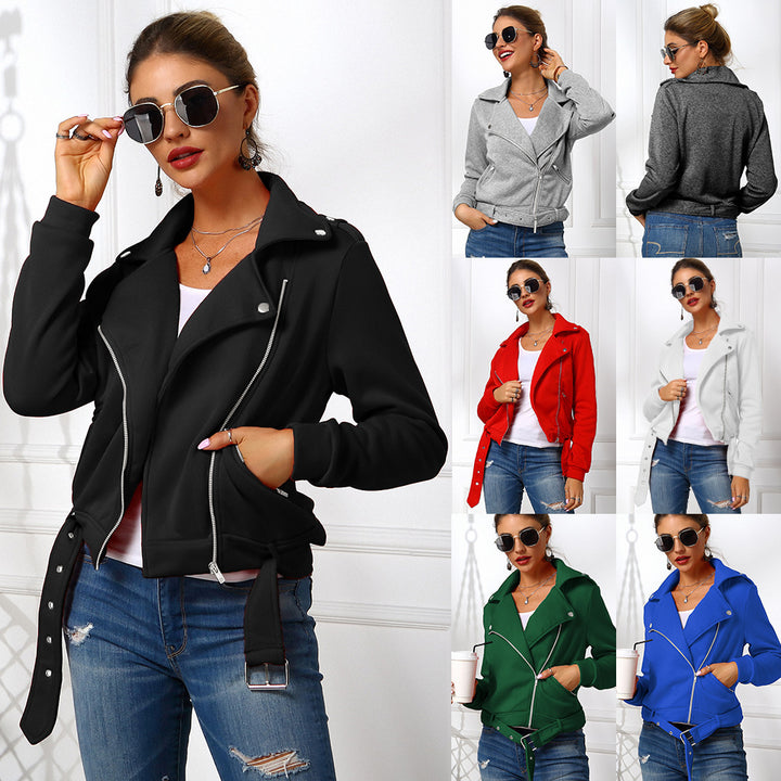 Chic and bold leather jacket for ladies with zipper closure and practical pockets Lune London