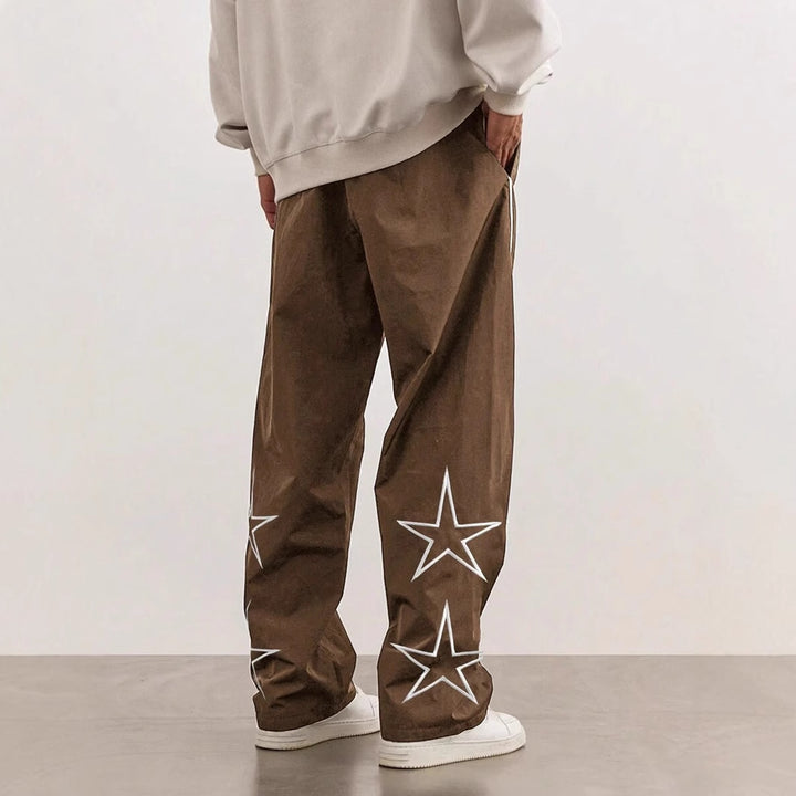 Sport leisure pants for men with chic and stylish side appliqués