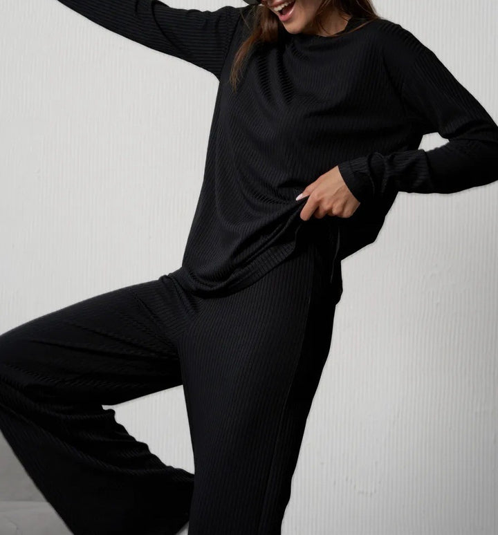 Elegant and flowing maxi dress for ladies Lune London