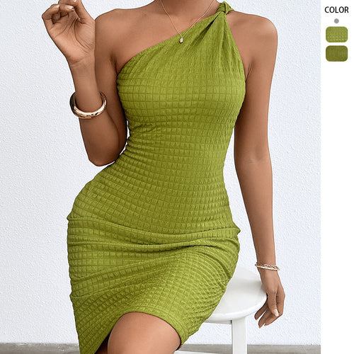 Bodycon dress for women with slim silhouette and asymmetrical strap Chic & Stil