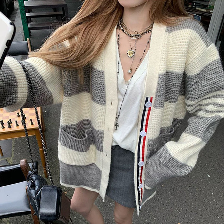 Casual knitted cardigan for women with striped pattern and practical pockets Lune London