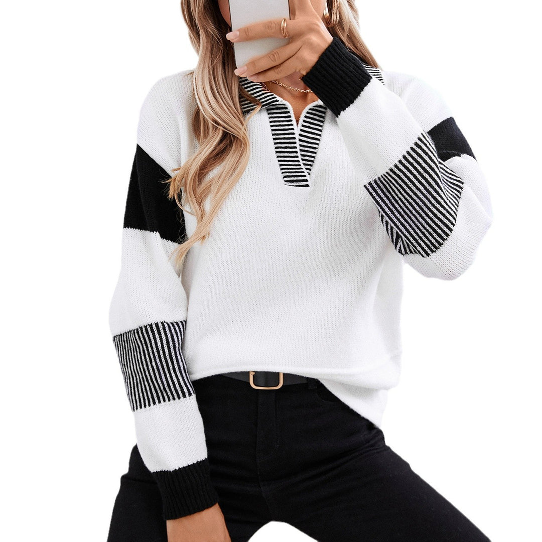 Trendy women's sweater with polo collar and contrasting stripes Lune London