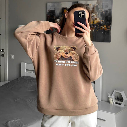 Casual sweatshirt for women with creative bear pattern Lune London