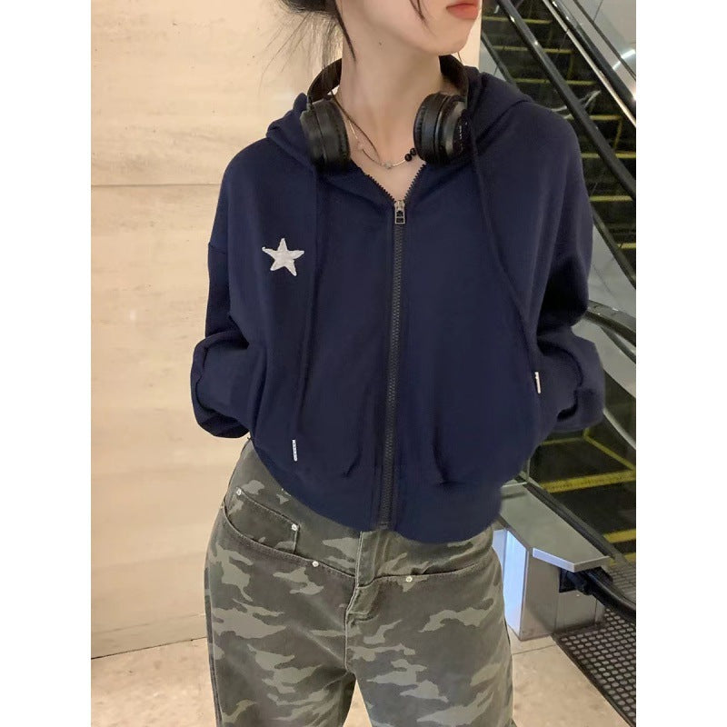 Women's cropped hooded jacket with stylish star motif Chic & Stil