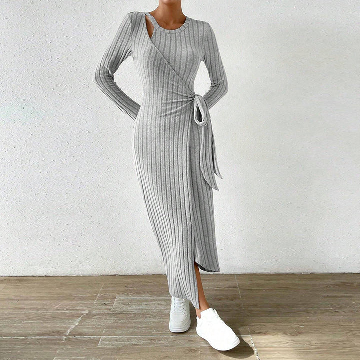 Robe portefeuille pour femmes avec de fines structures en côte et une coupe élégante Chic & Stil