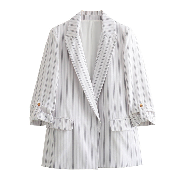 Elegant blazer jacket for women with structured sleeves and discreet golden accents Lune London