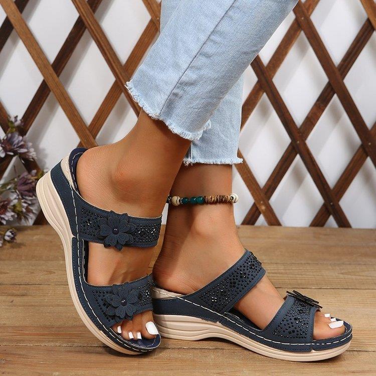 Wedge sandals for women with a floral design and an anatomical sole Lune London