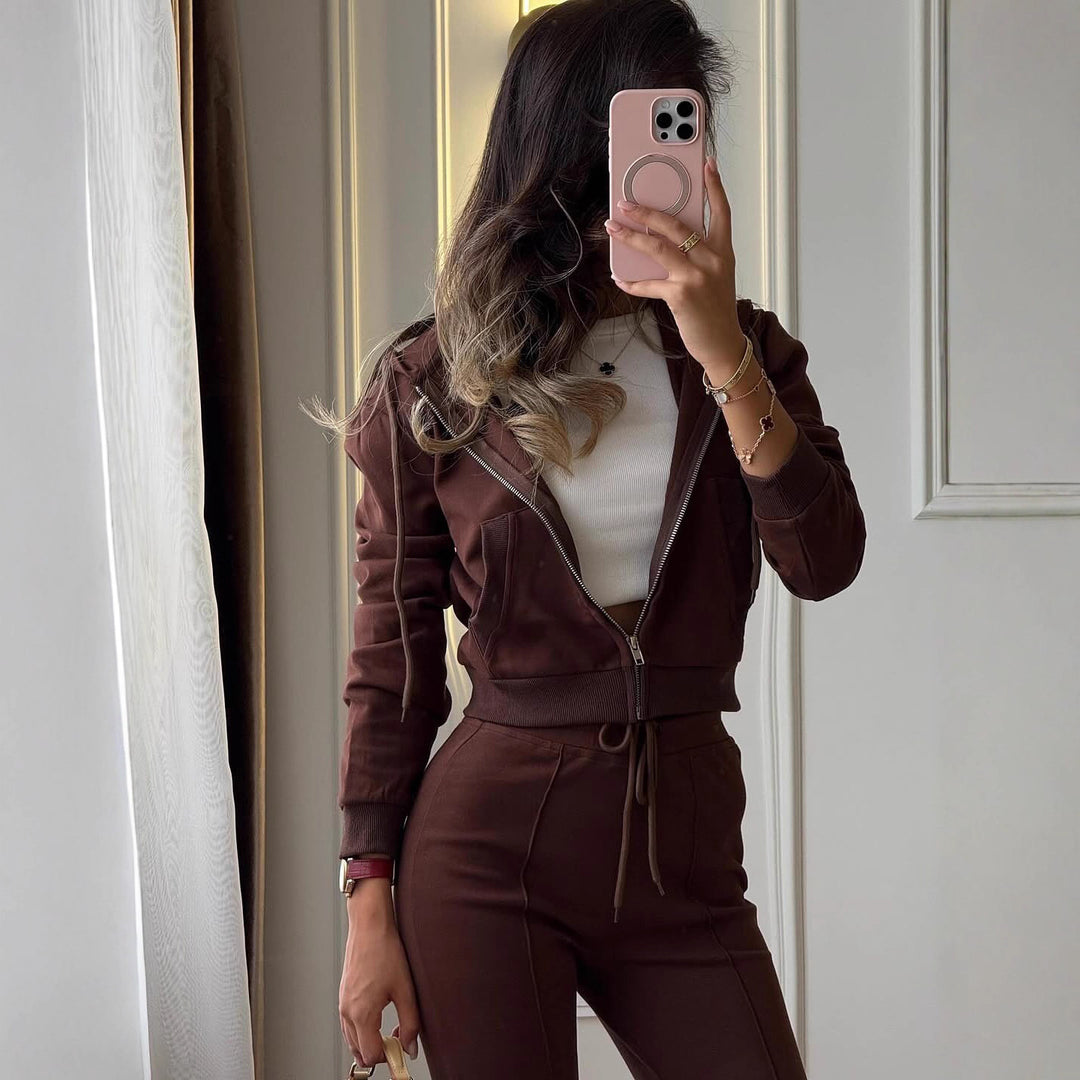 Two-piece sporty set for women with a comfortable hooded jacket and a loose fit Lune London