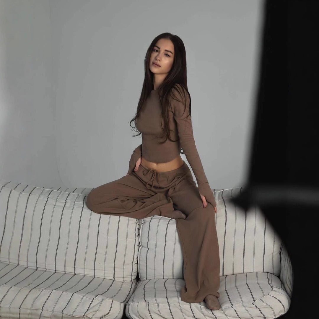 Comfortable lounge set for women with long sleeves and a loose fit Lune London