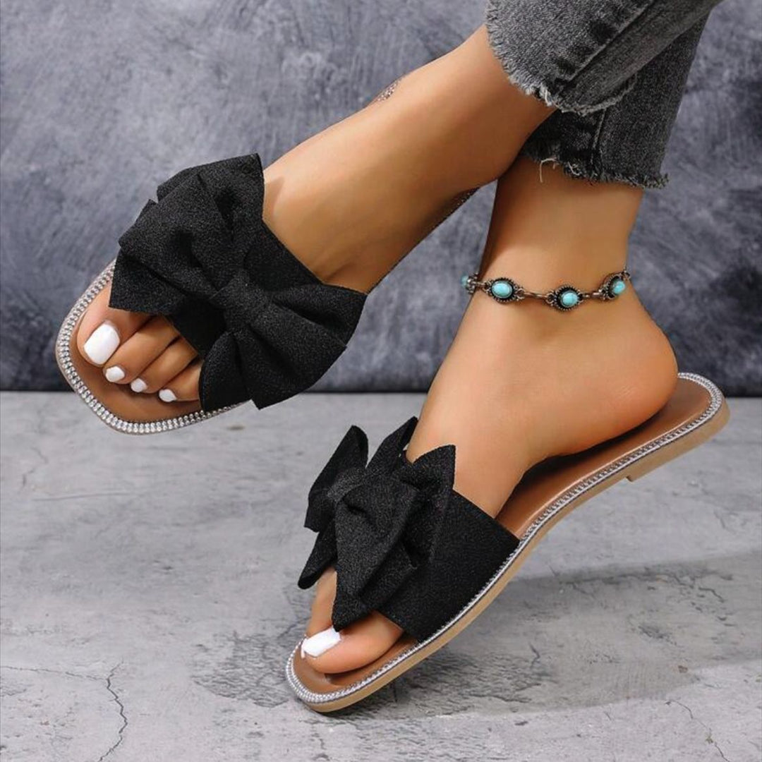 Chic and Style Women's Slide Sandals with Bow Accent