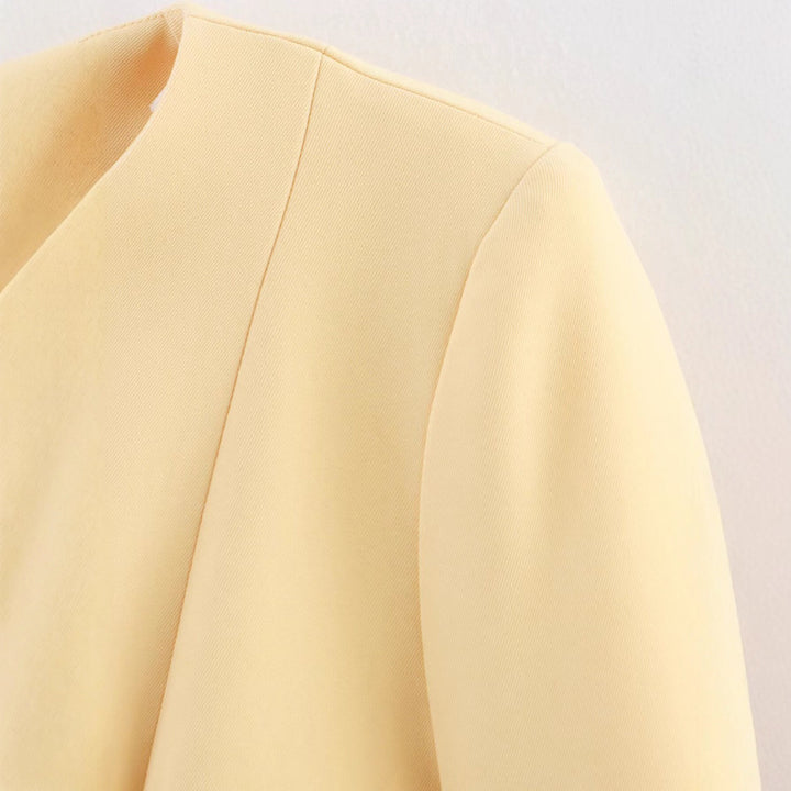 Elegant blazer jacket for women with a chic waist Lune London