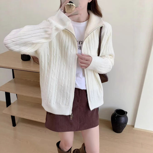 Gilet pour femmes avec fermeture éclair moderne et motif en relief décoratif Chic & Stil