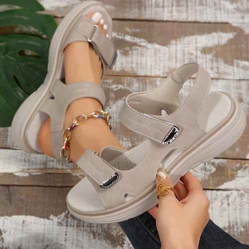Comfortable anatomical sandals for women with adjustable straps and ergonomic sole Lune London