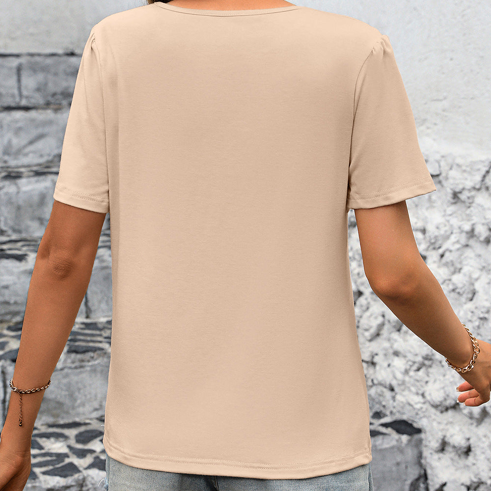 Elegant women's t-shirt with textured design Lune London