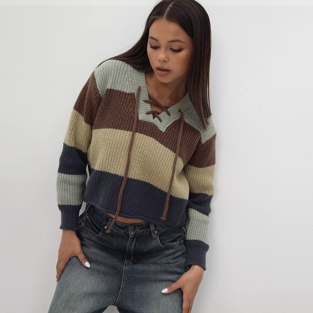 Sweater knit for women with a casual V-neck and a decorative lace detail Lune London