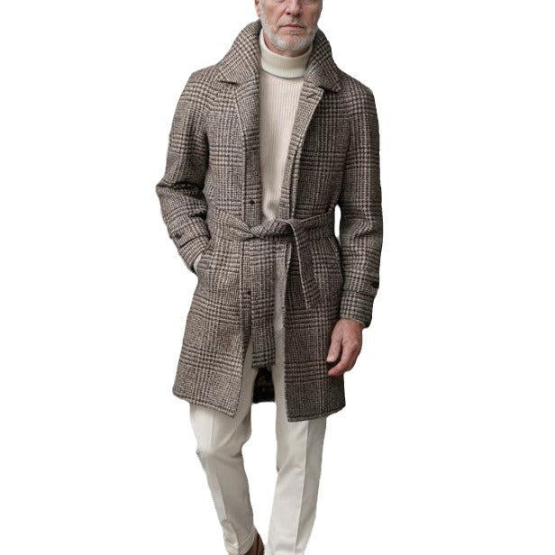 Fashionable trench coat for men with practical pockets and modern fit Lune London