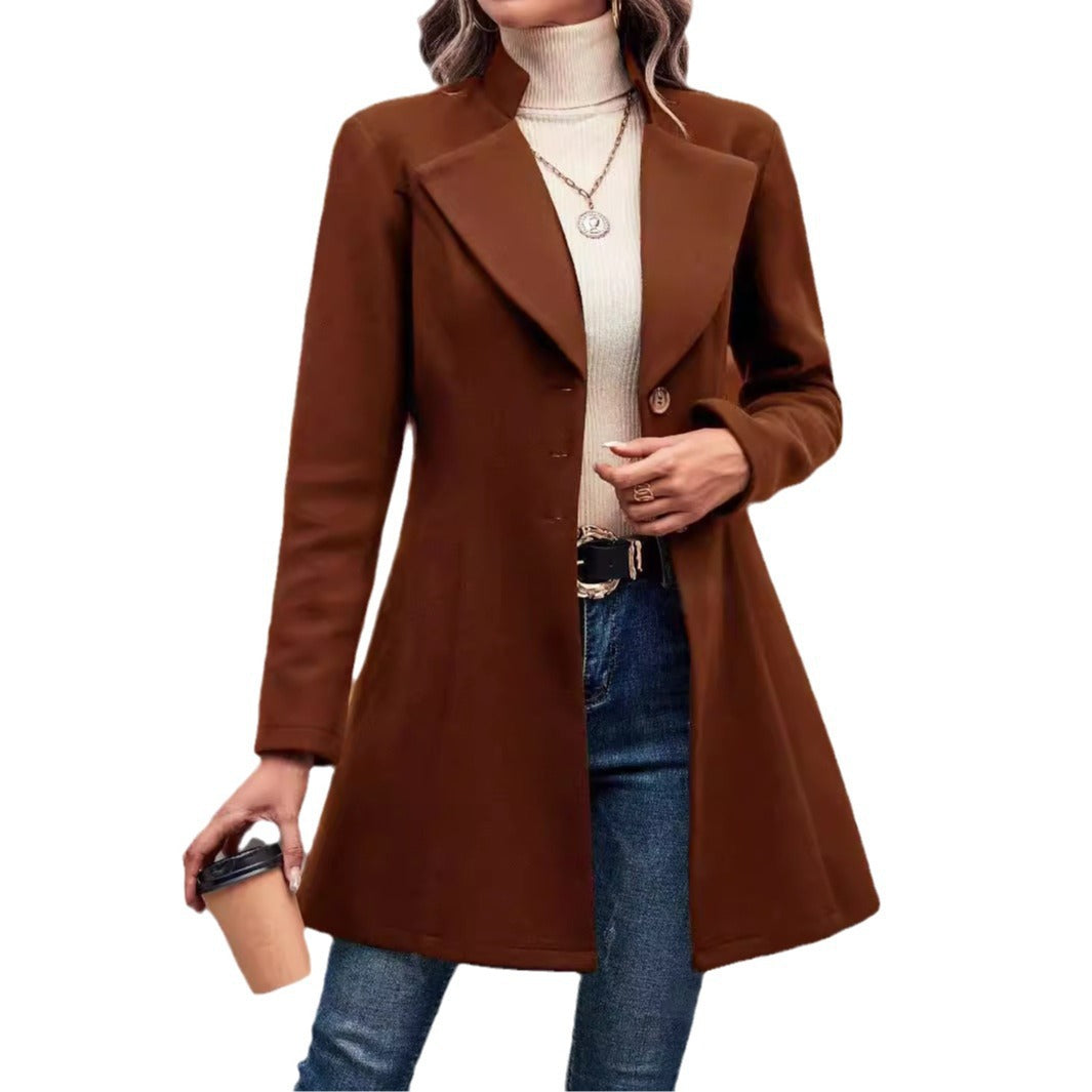 Elegant trench coat for women with modern silhouette Lune London