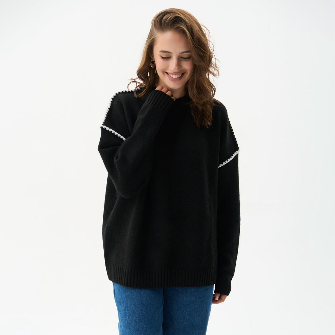 Elegant knitted sweater for women with unique ribbed structures and trendy accents Lune London