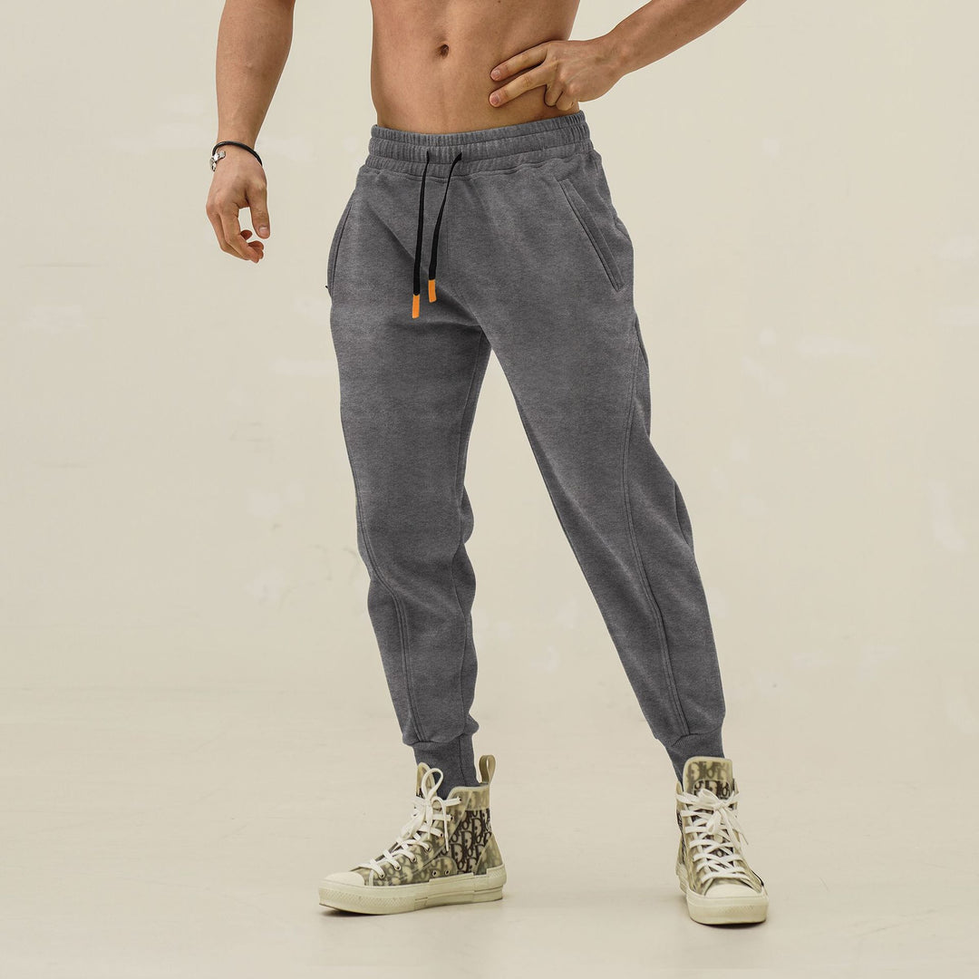 Men's sports pants with elastic waistband and side zip pockets Lune London